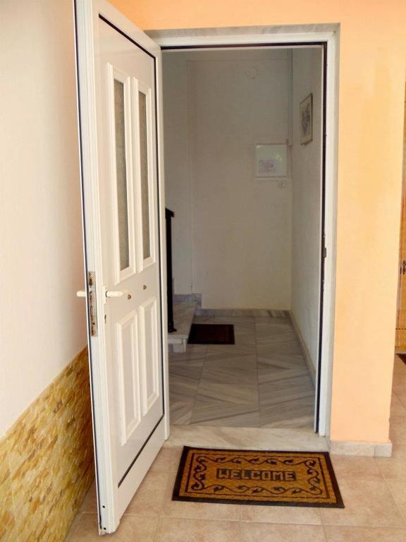 Socrates Apartments Олимпиаки-Акти Экстерьер фото
