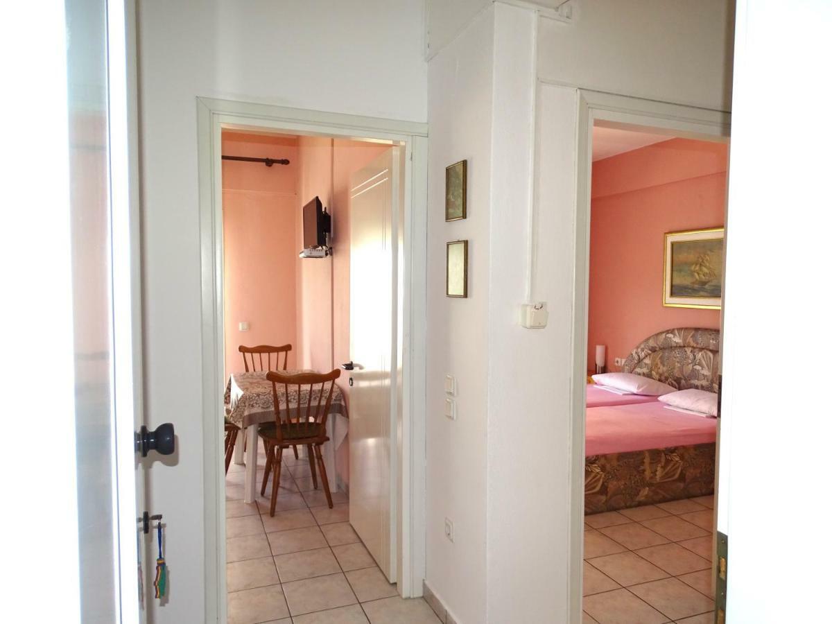 Socrates Apartments Олимпиаки-Акти Экстерьер фото